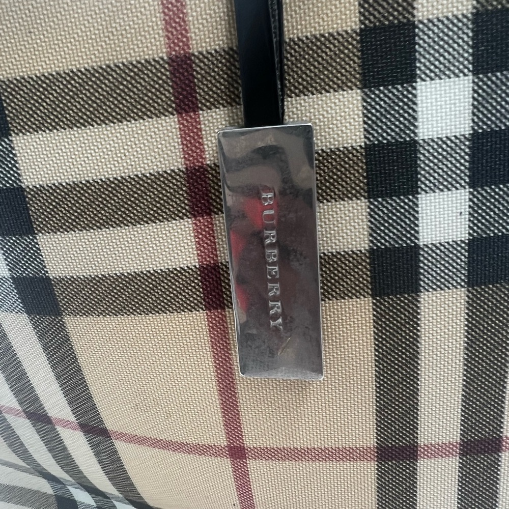 Authentic Burberry Check Tote - Picture 9 of 9